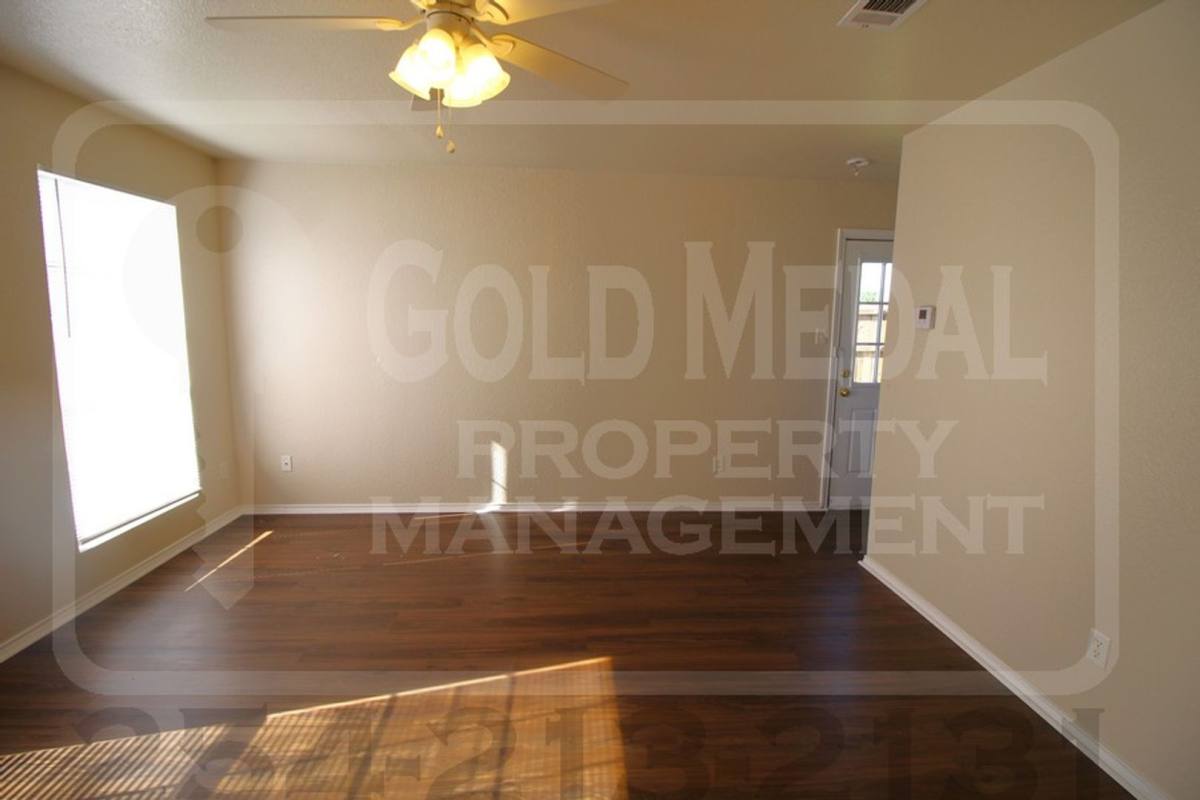 4509 Deek Dr, Killeen, TX 76549 - Townhouse for Rent - Image 2