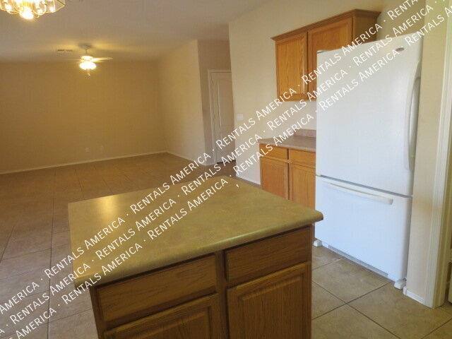 29987 N Royal Oak Way, San Tan Valley, AZ 85143 - House for Rent - Image 6