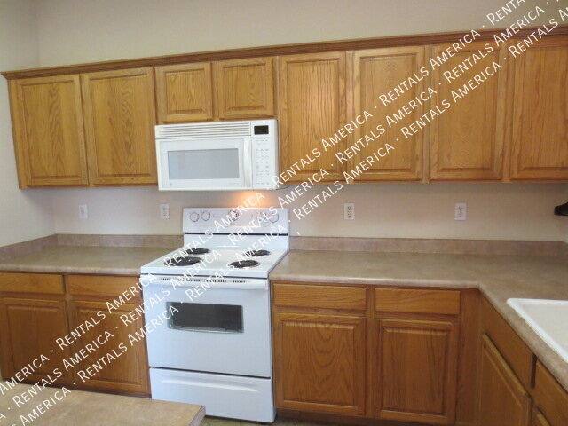 29987 N Royal Oak Way, San Tan Valley, AZ 85143 - House for Rent - Image 4