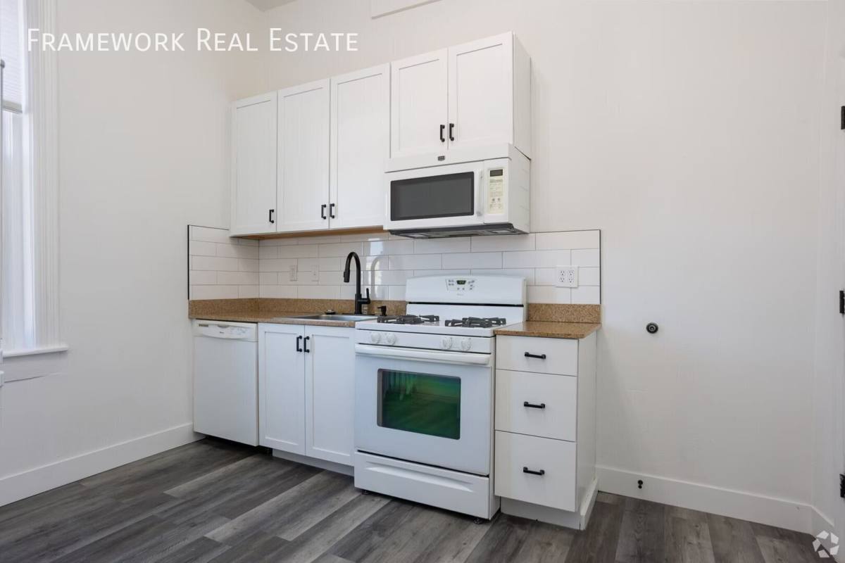 2033 Curtis St #24, Denver, CO 80205 - Apartment for Rent - Image 2