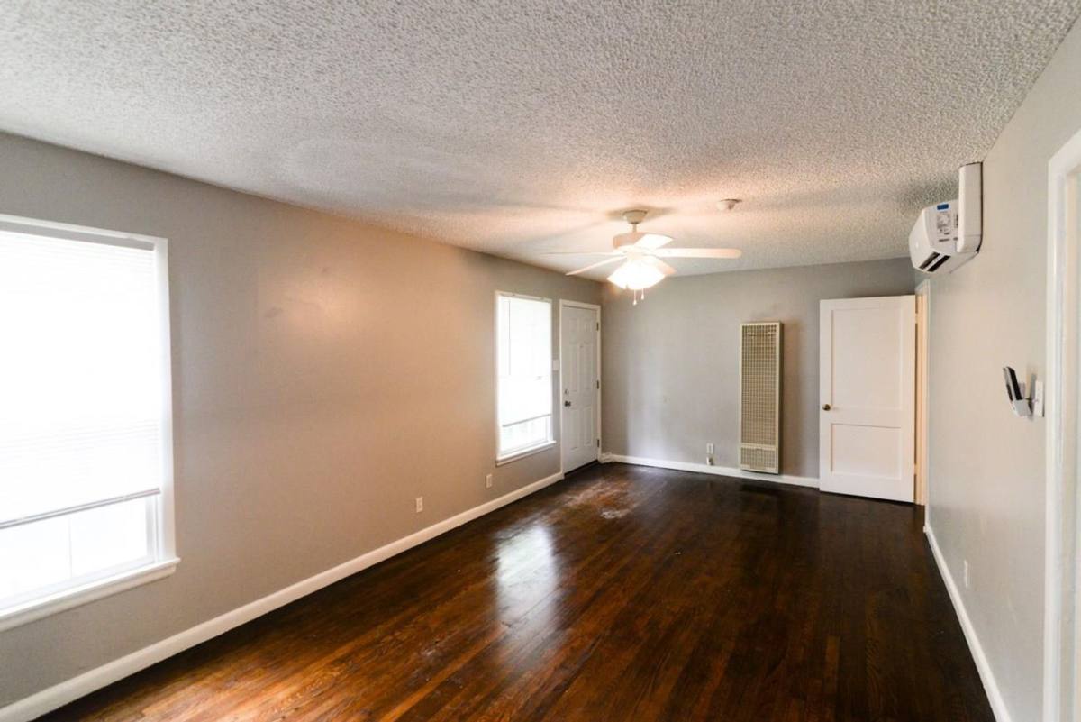 10433 Fern, Dallas, TX 75228 - House for Rent - Image 3