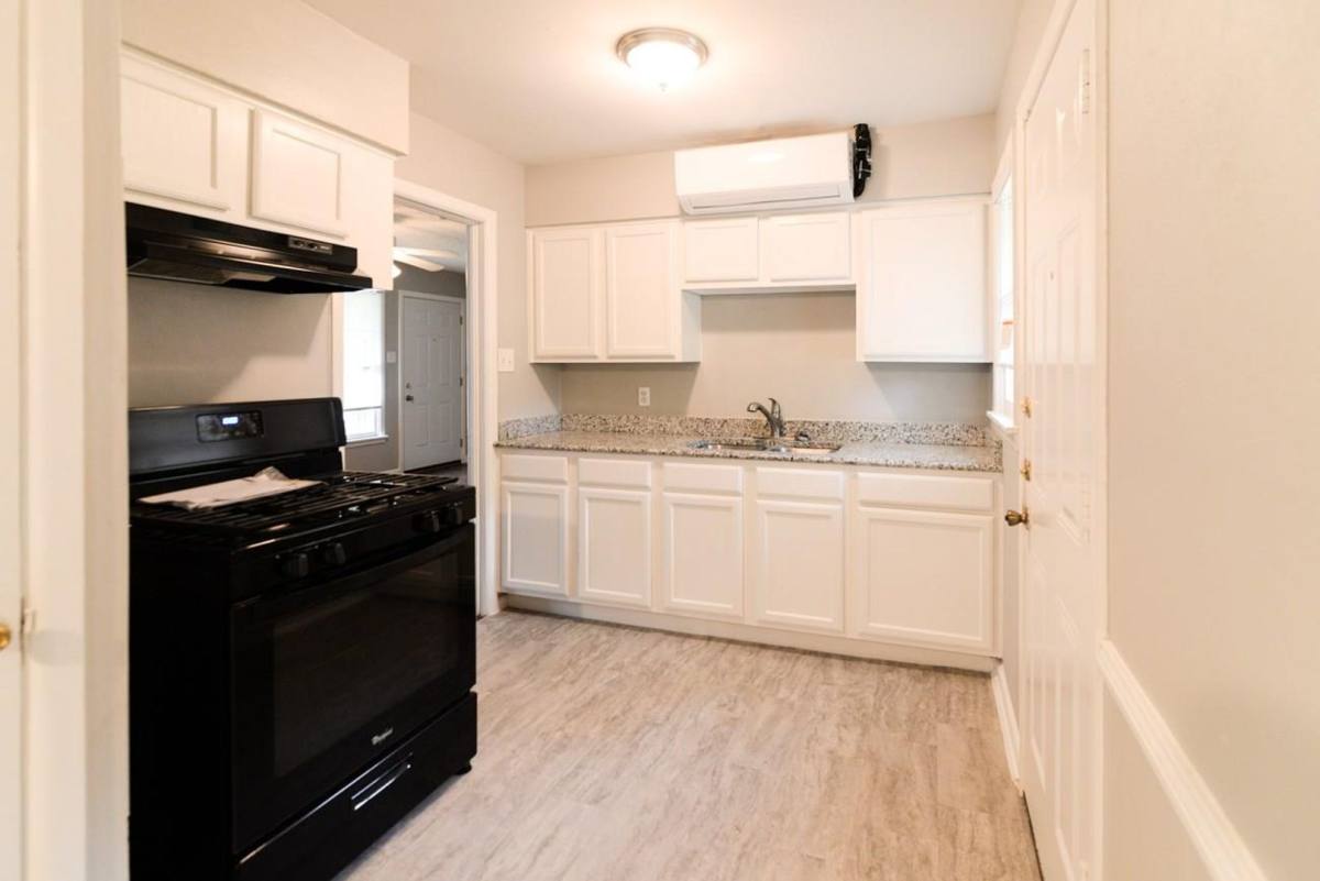 10433 Fern, Dallas, TX 75228 - House for Rent - Image 4
