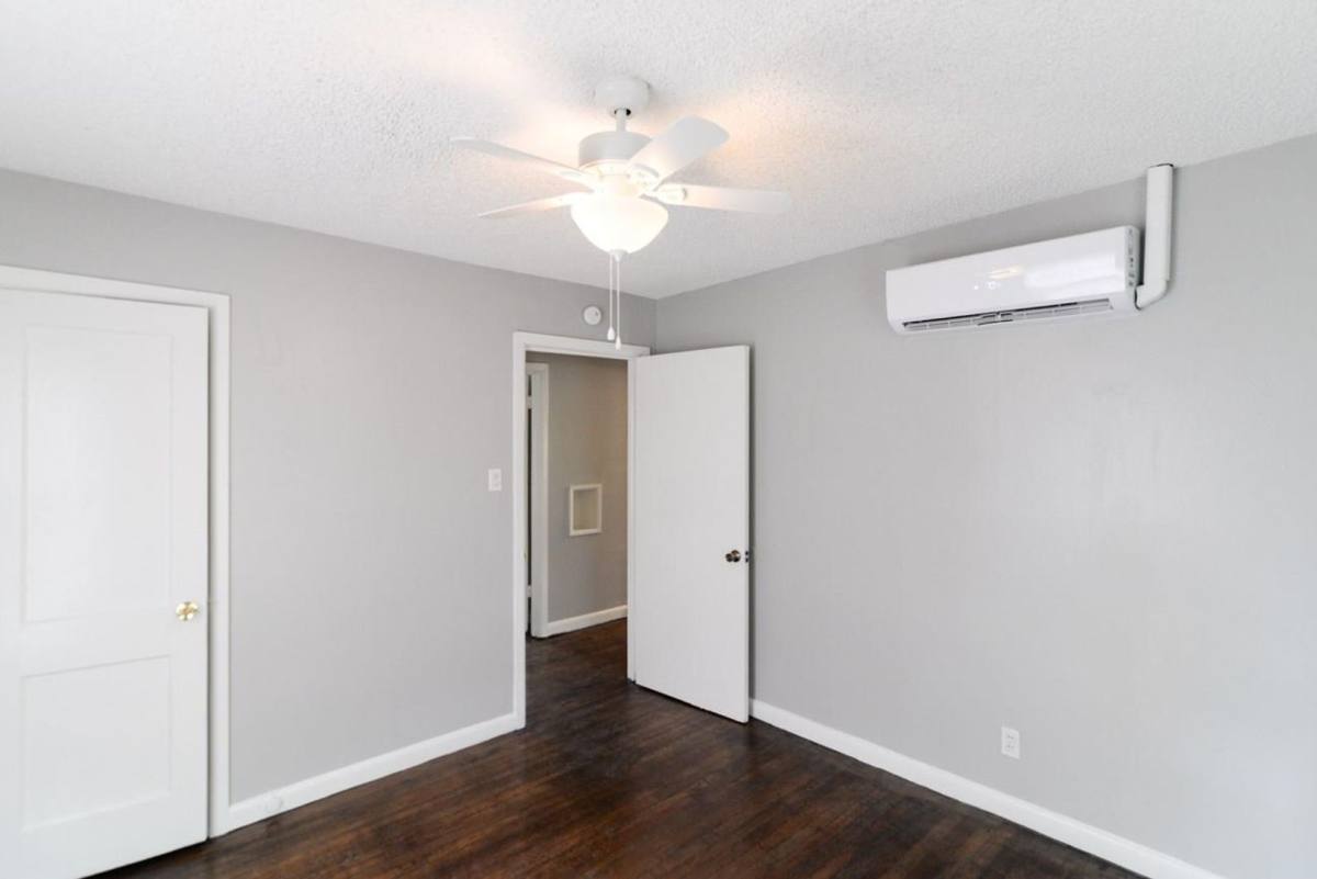 10433 Fern, Dallas, TX 75228 - House for Rent - Image 8