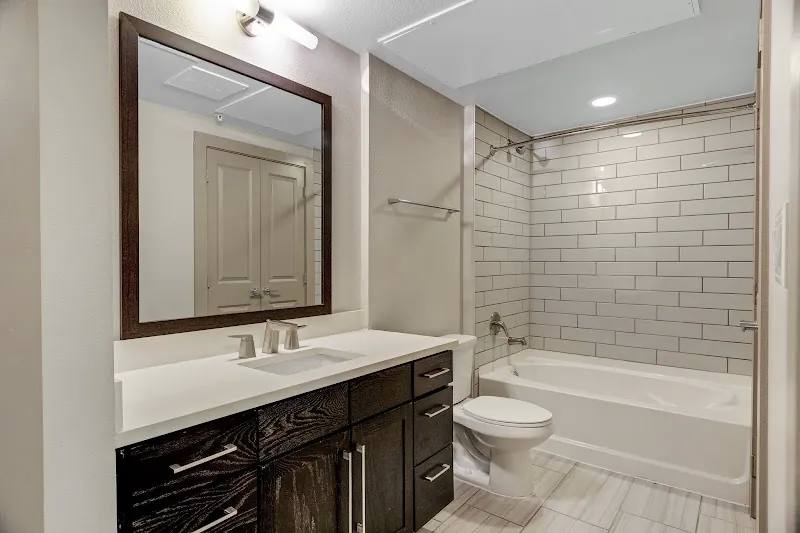 180 W Gray St #B3, Houston, TX 77019 - Apartment for Rent - Image 5