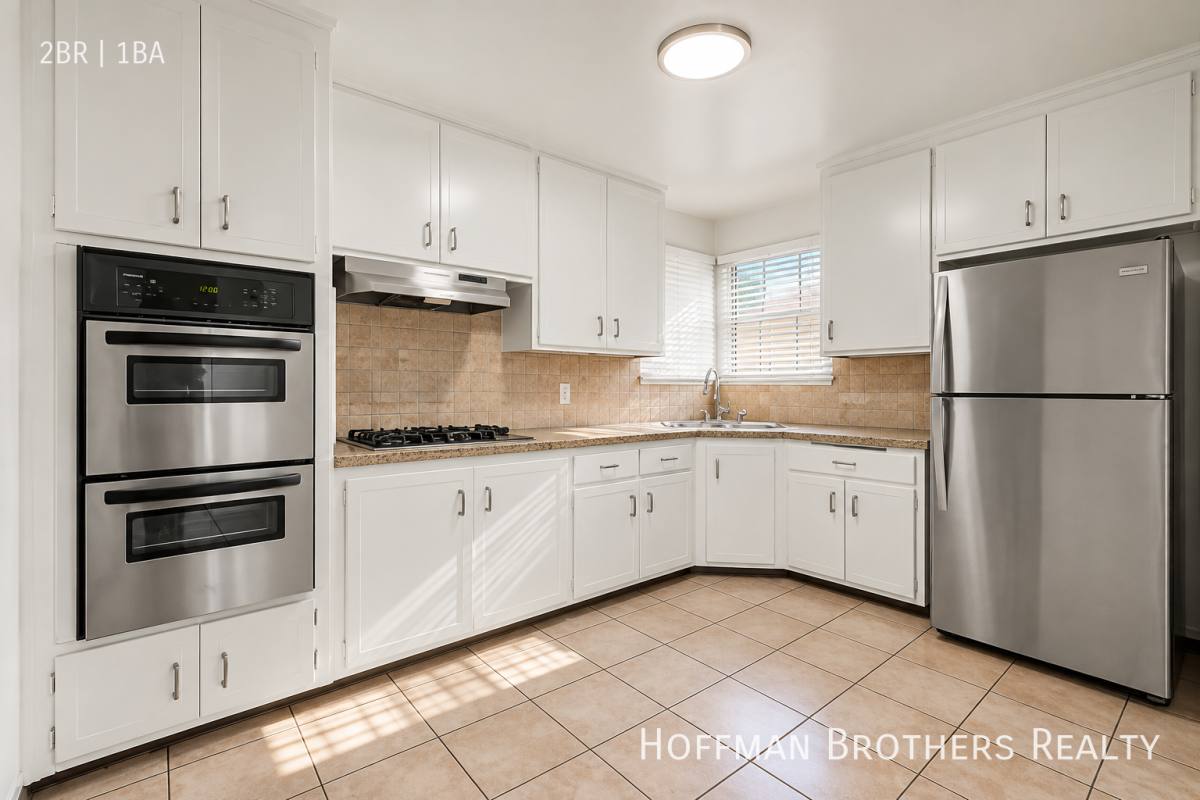 642 W 74th St #2, Los Angeles, CA 90044 - Apartment for Rent - Image 2