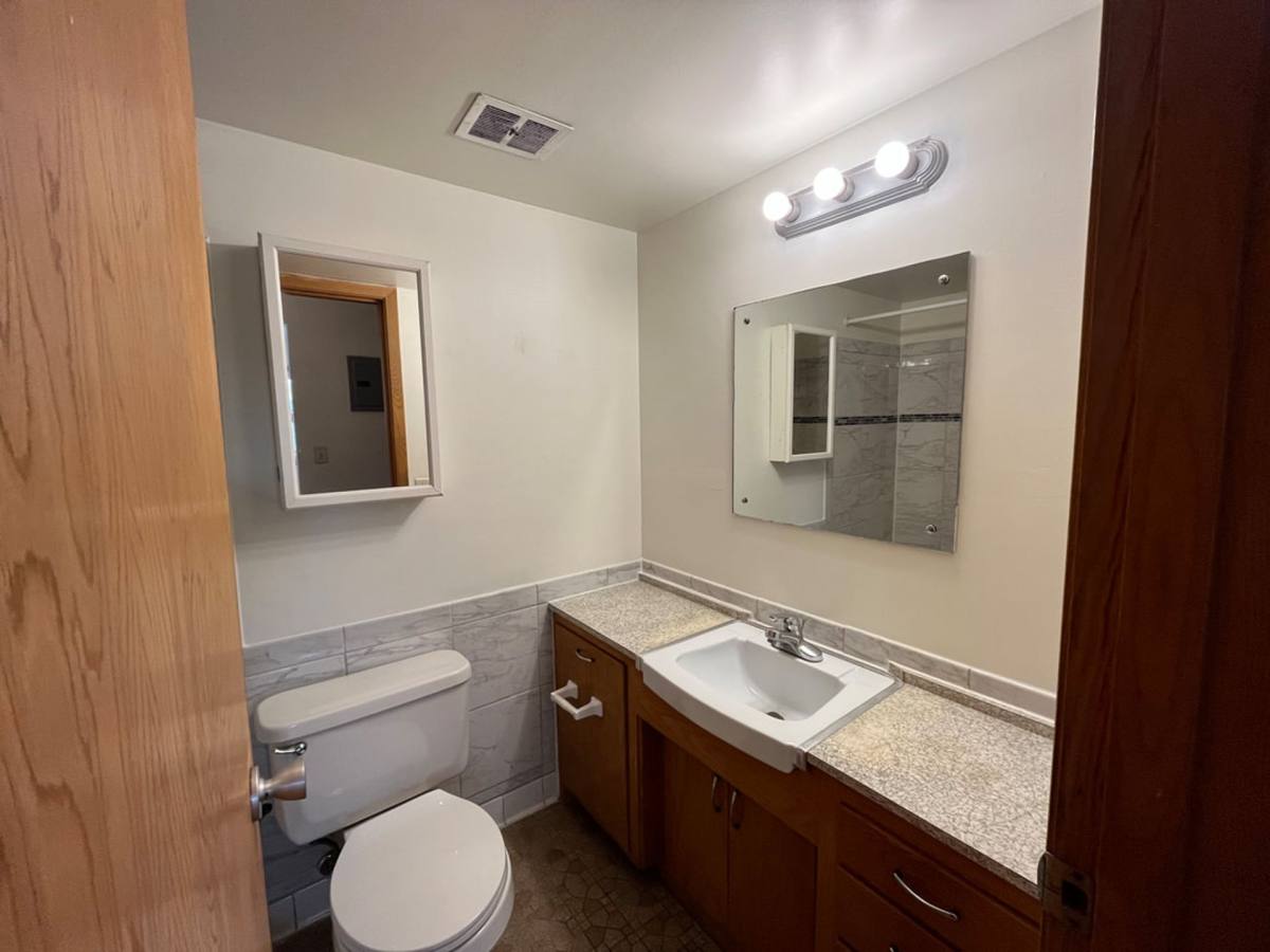 1207 Danforth St, St. Paul, MN 55117 - Apartment for Rent - Image 2