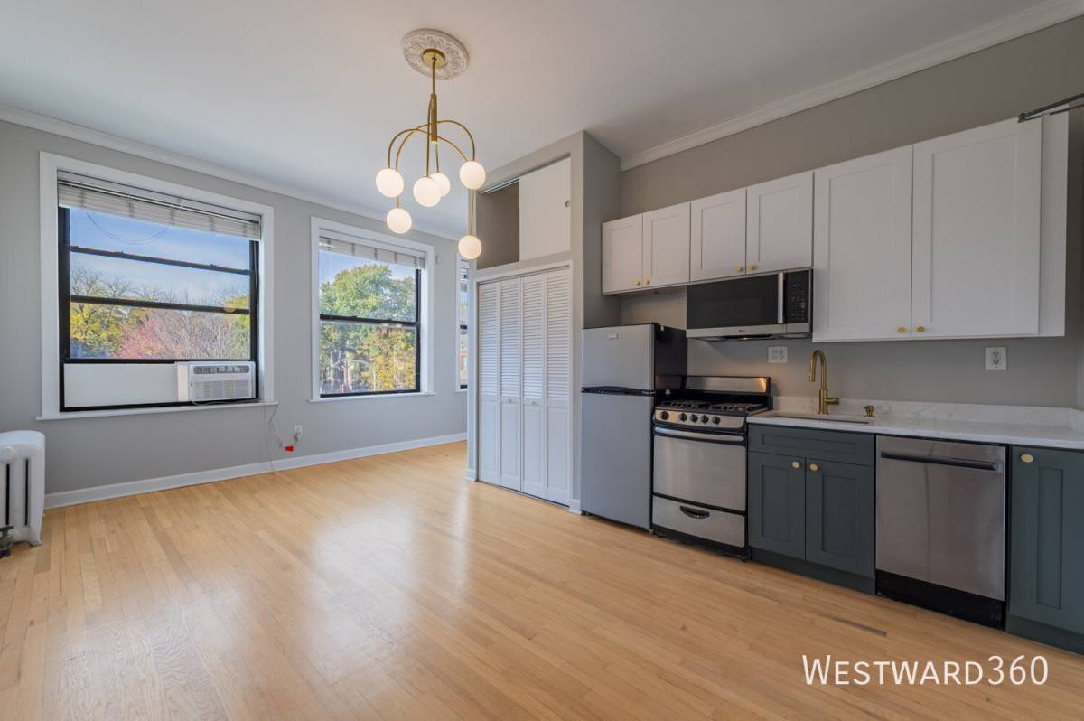 2525 Clark St #I, Chicago, IL 60614 - Apartment for Rent - Image 2