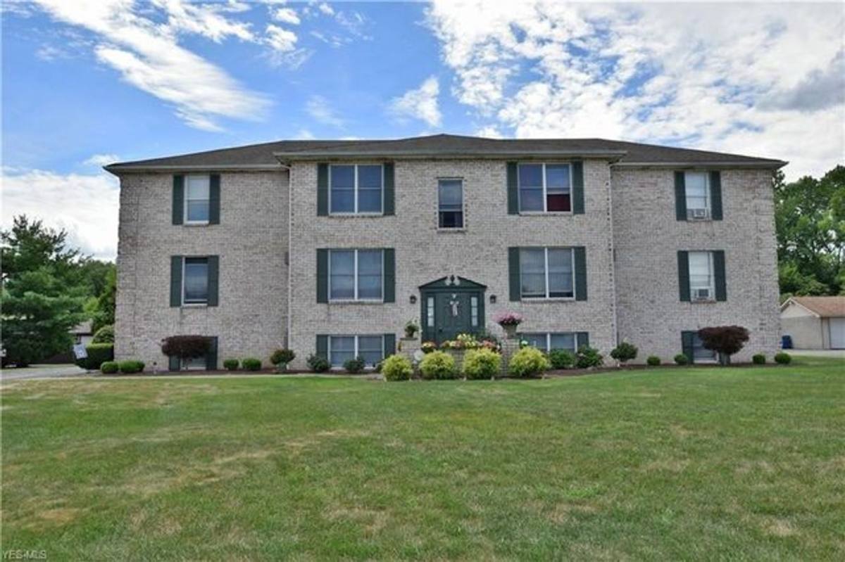 Condo for rent at 912 Pearson #5, Youngstown, OH 44512