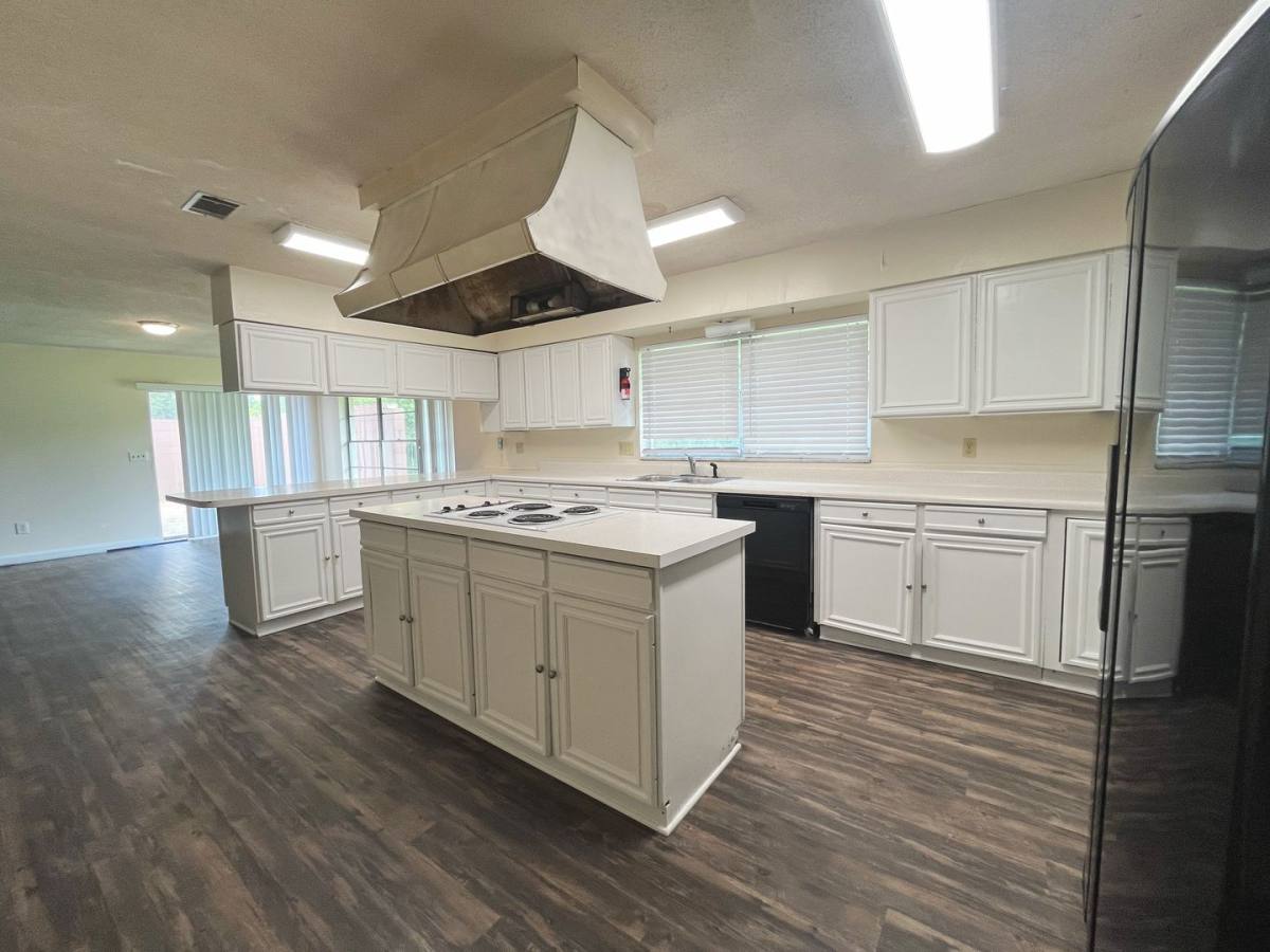 3232 SW 42nd Place, Gainesville, FL 32608 - House for Rent - Image 9
