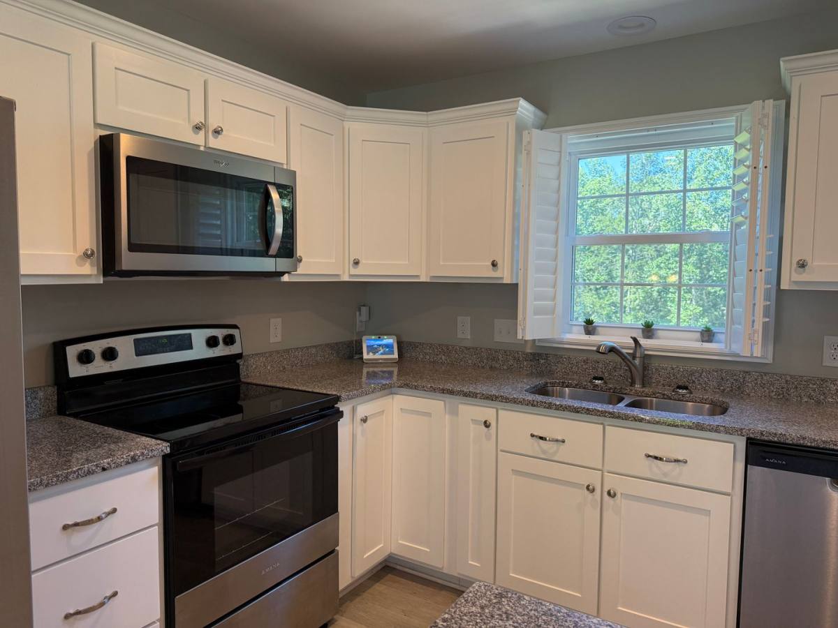 3215 24th St NE, Hickory, NC 28601 - House for Rent - Image 7