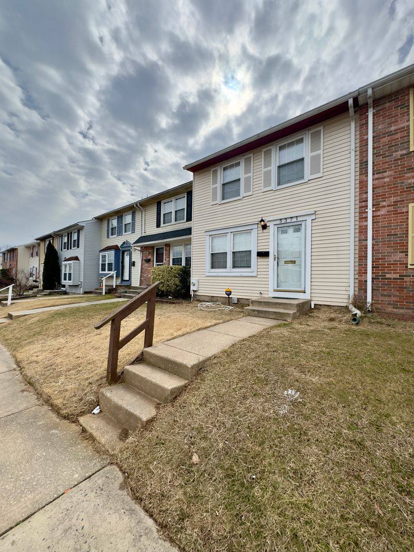 5371 King Arthur Circle, Rosedale, MD 21237 - Townhouse for Rent - Image 2