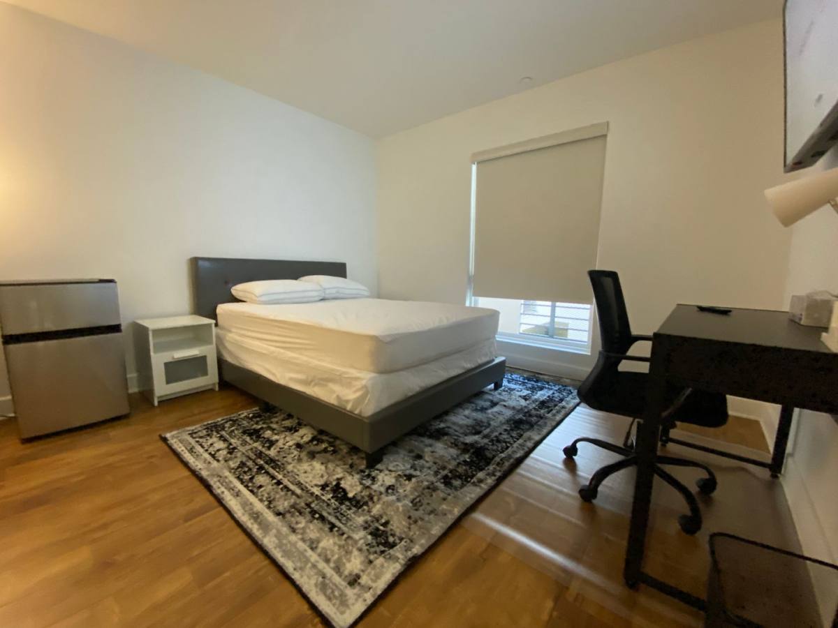Apartment for rent at Ecco Edinburgh, 833 N Edinburgh Ave, Los Angeles, CA 90046
