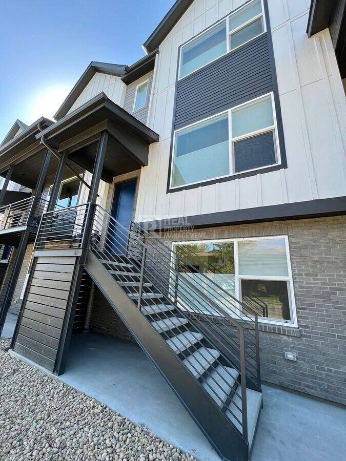 12328 W 52nd Ave, Wheat Ridge, CO 80033 - Townhouse for Rent - Image 2
