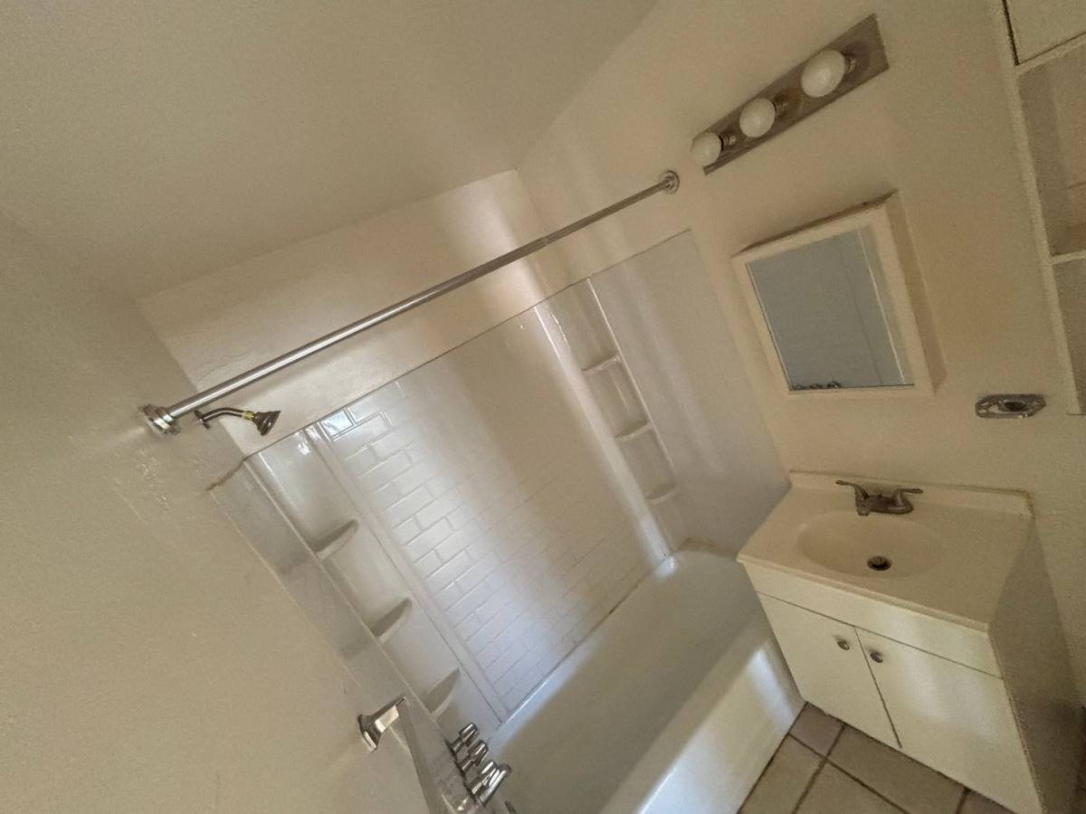 729 E Mission Lane #2, Phoenix, AZ 85020 - House for Rent - Image 8