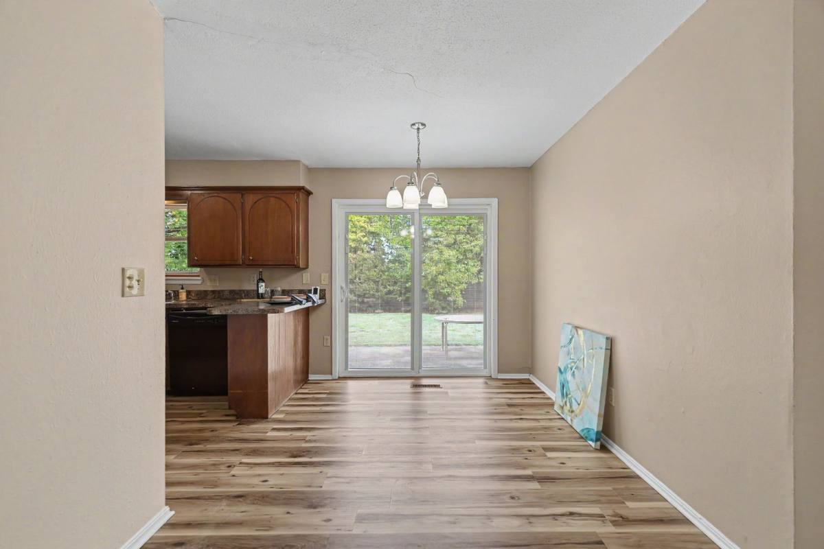 207 E Cherry Ave, Yukon, OK 73099 - House for Rent - Image 3