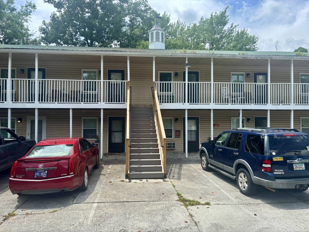 Apartment for rent at 867 N Gallaher View Rd Northwestunit #103, Knoxville, TN 37923