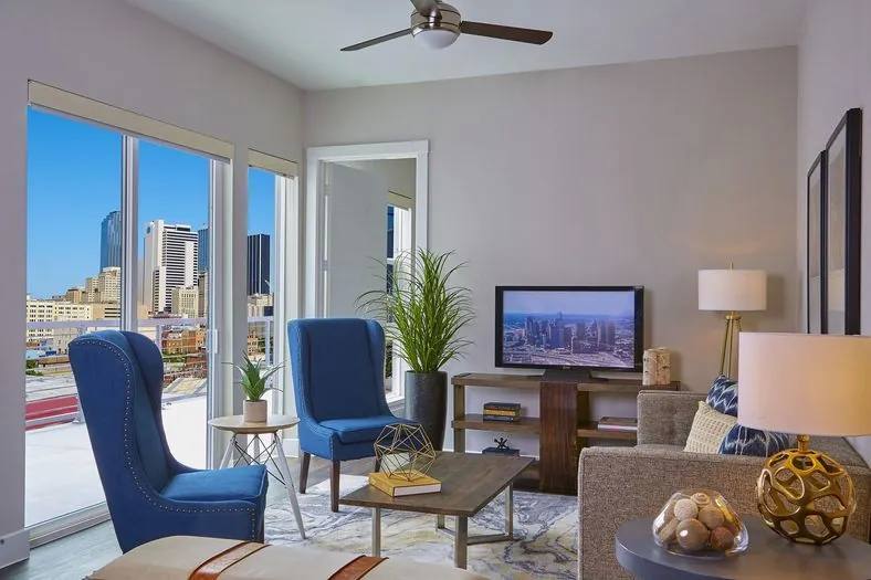 1011 S Pearl Expressway #B1, Dallas, TX 75201 - Apartment for Rent - Image 7