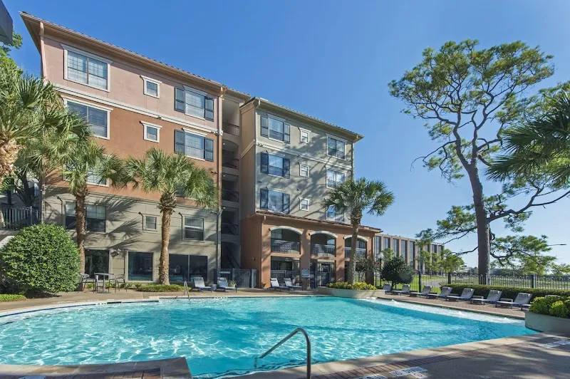 320 Jackson Hill St, Houston, TX 77007 - Apartment for Rent - Image 2