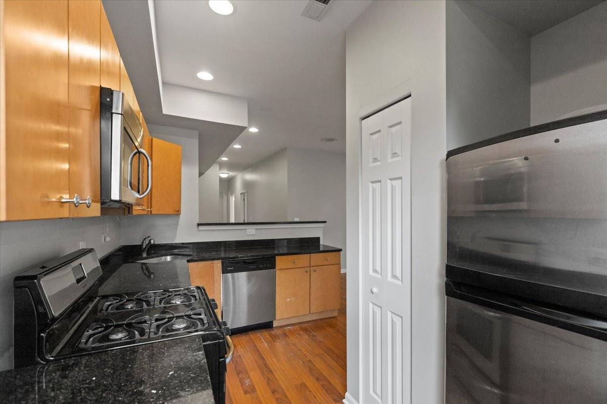 7717 N Marshfield #3, Chicago, IL 60626 - Apartment for Rent - Image 5