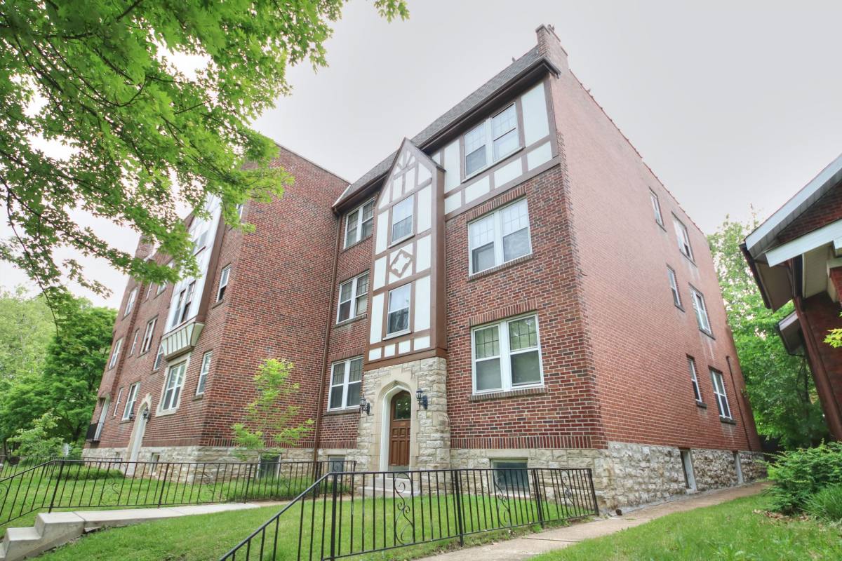 Apartment for rent at 5024-5032 Christy Blvd, St. Louis, MO 63116