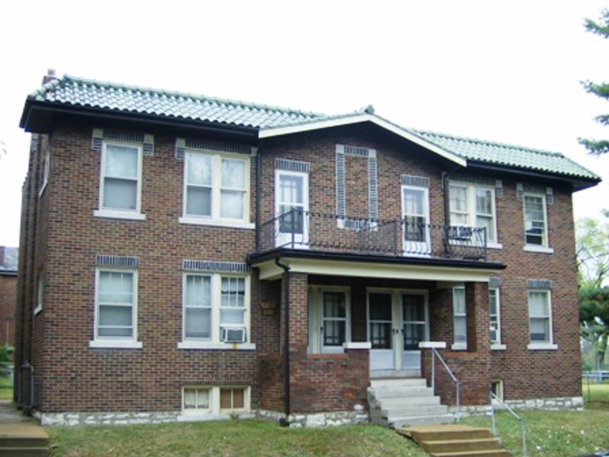 Apartment for rent at 6910-6912 Salzburger Ave, St. Louis, MO 63116