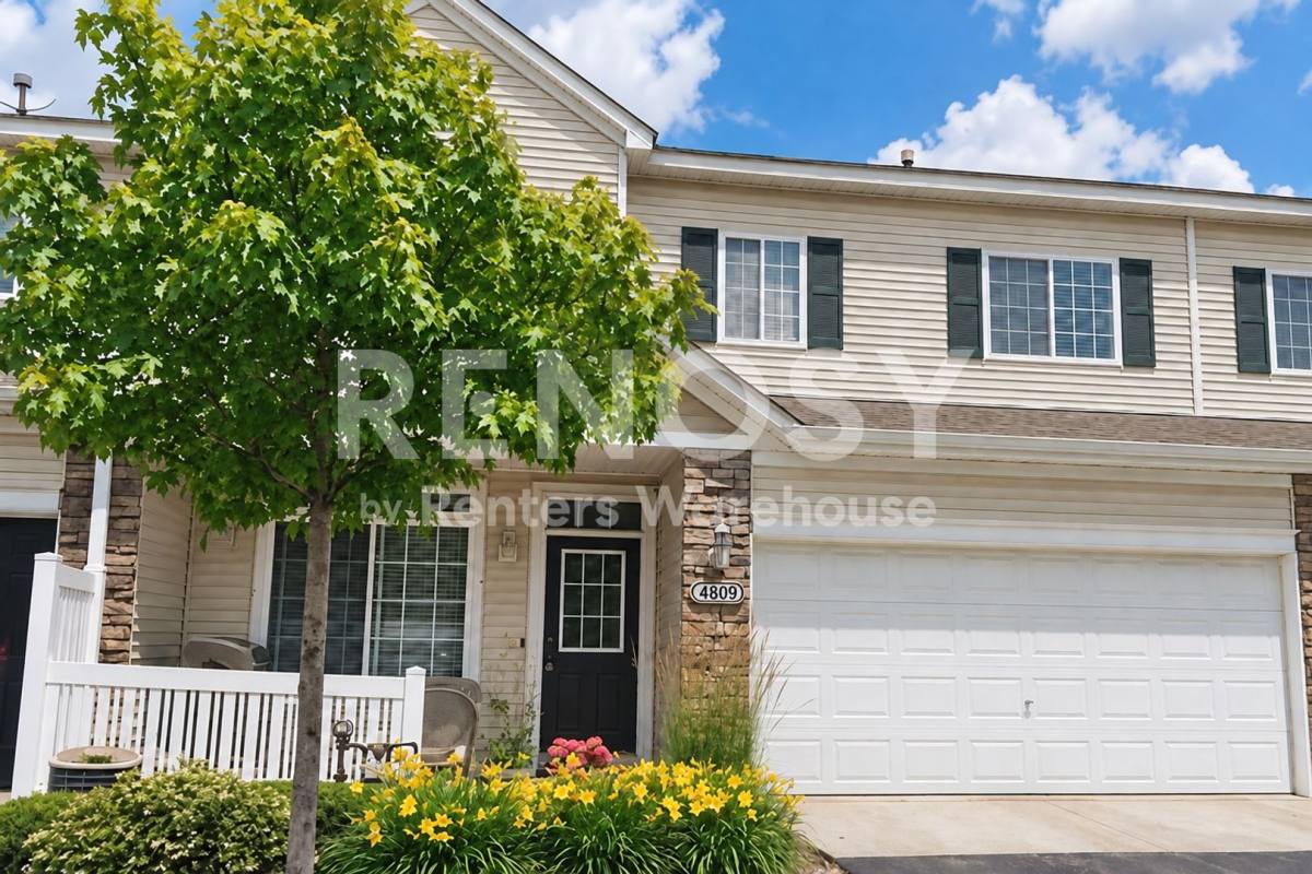 Townhouse for rent at 4809 Blaine Ave, Inver Grove Heights, MN 55076