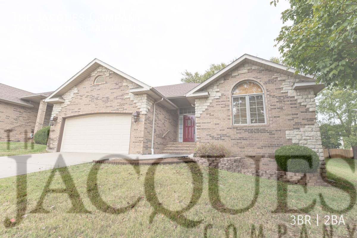 329 E Lafayette St No Animals, Springfield, MO 65810 - House for Rent - Image 2