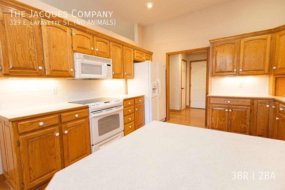 329 E Lafayette St No Animals, Springfield, MO 65810 - House for Rent - Image 4