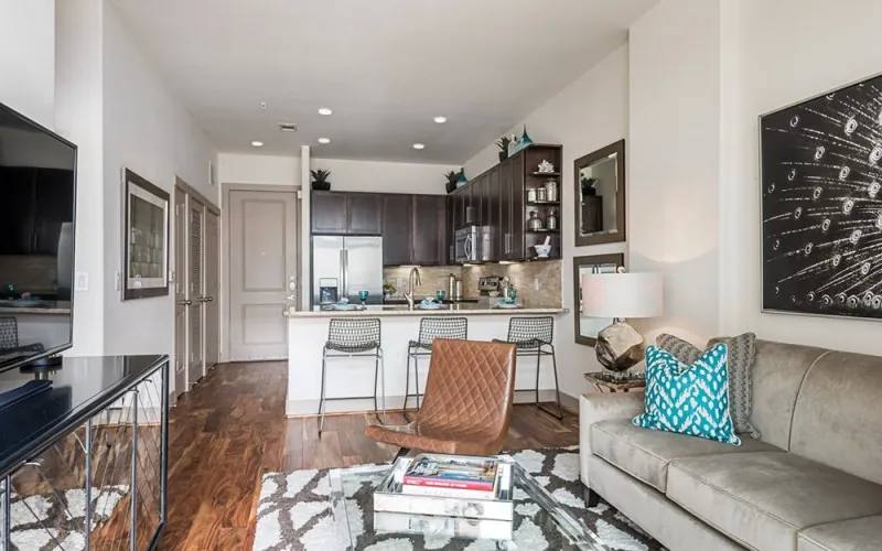 1515 Main St #B2, Houston, TX 77002 - Apartment for Rent - Image 2