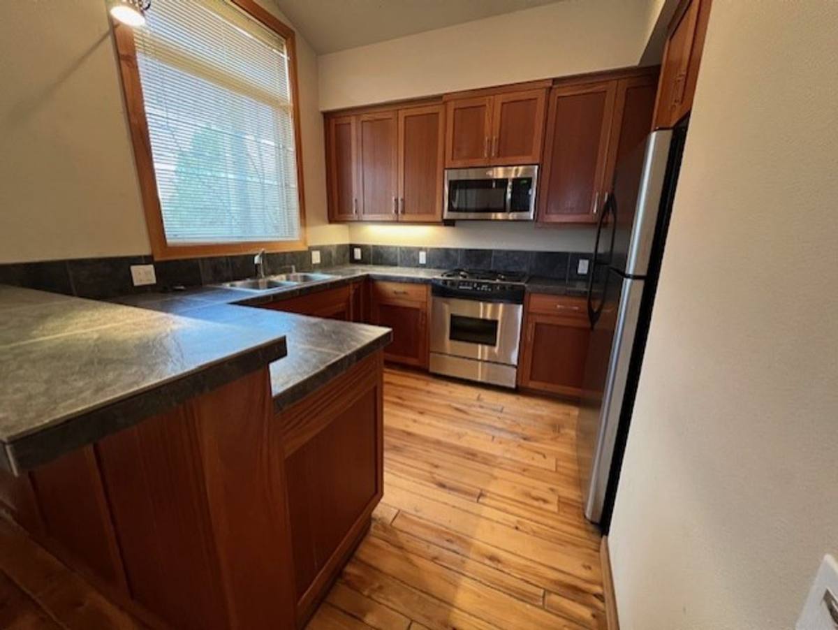 48 NW McKay Ave #2, Bend, OR 97703 - House for Rent - Image 4