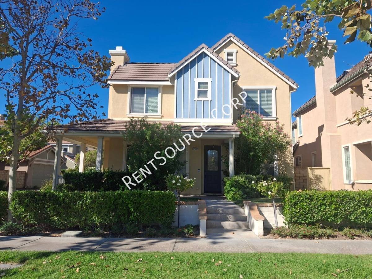 House for rent at 27507 Sunny Creek Dr, Valencia, CA 91354