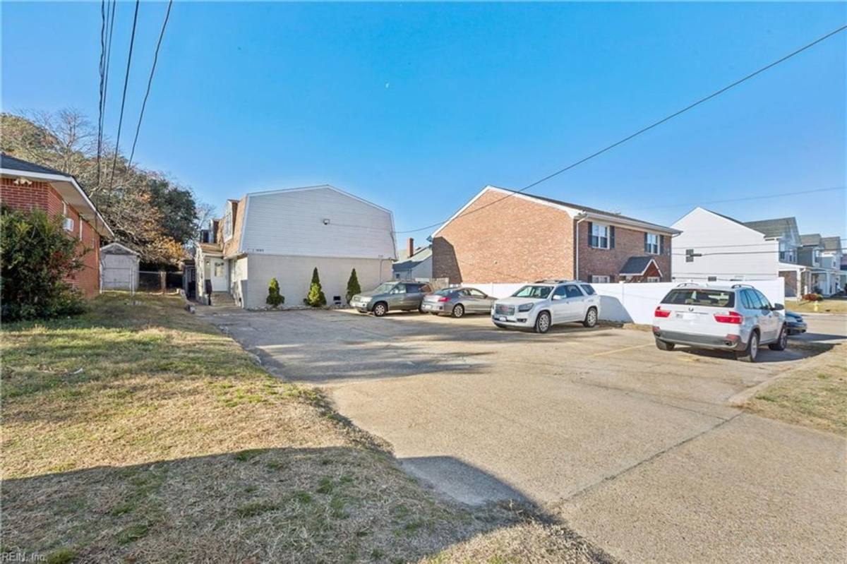 1005 Hillside Ave, Norfolk, VA 23503 - Apartment for Rent - Image 2