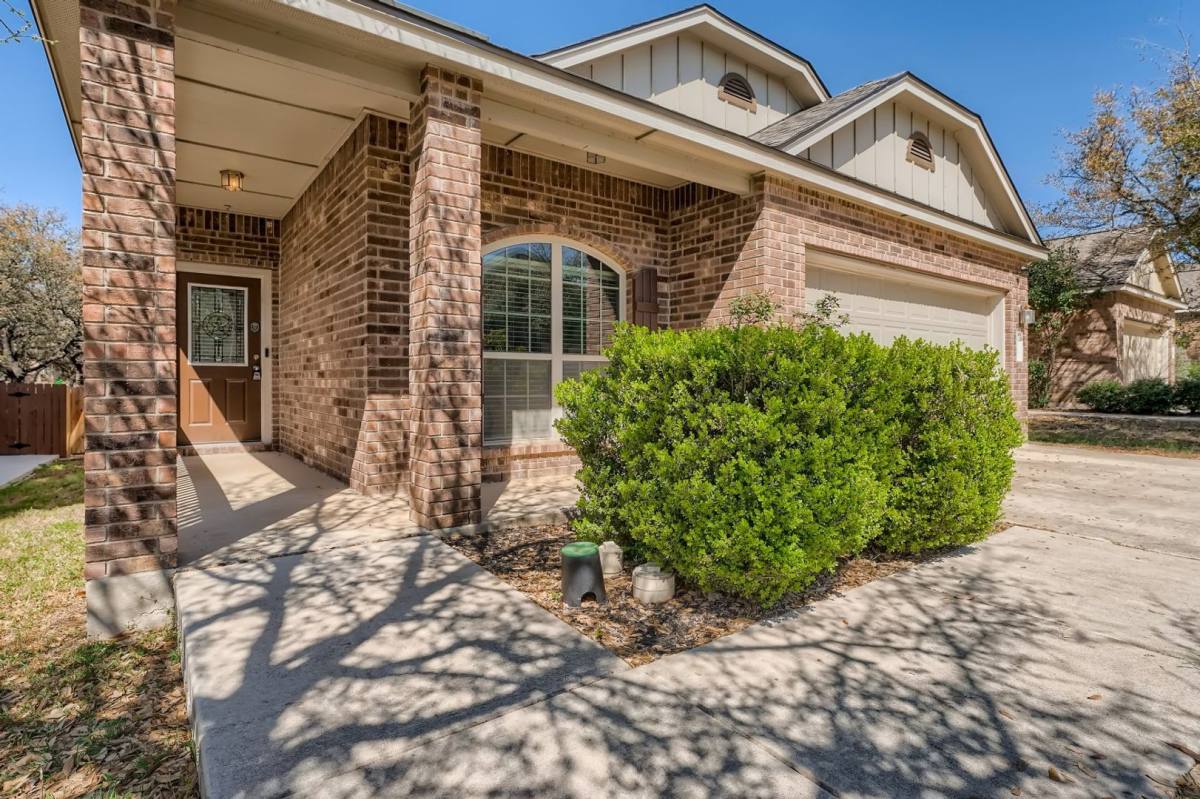427 Unicorn Ranch, San Antonio, TX 78245 - House for Rent - Image 3