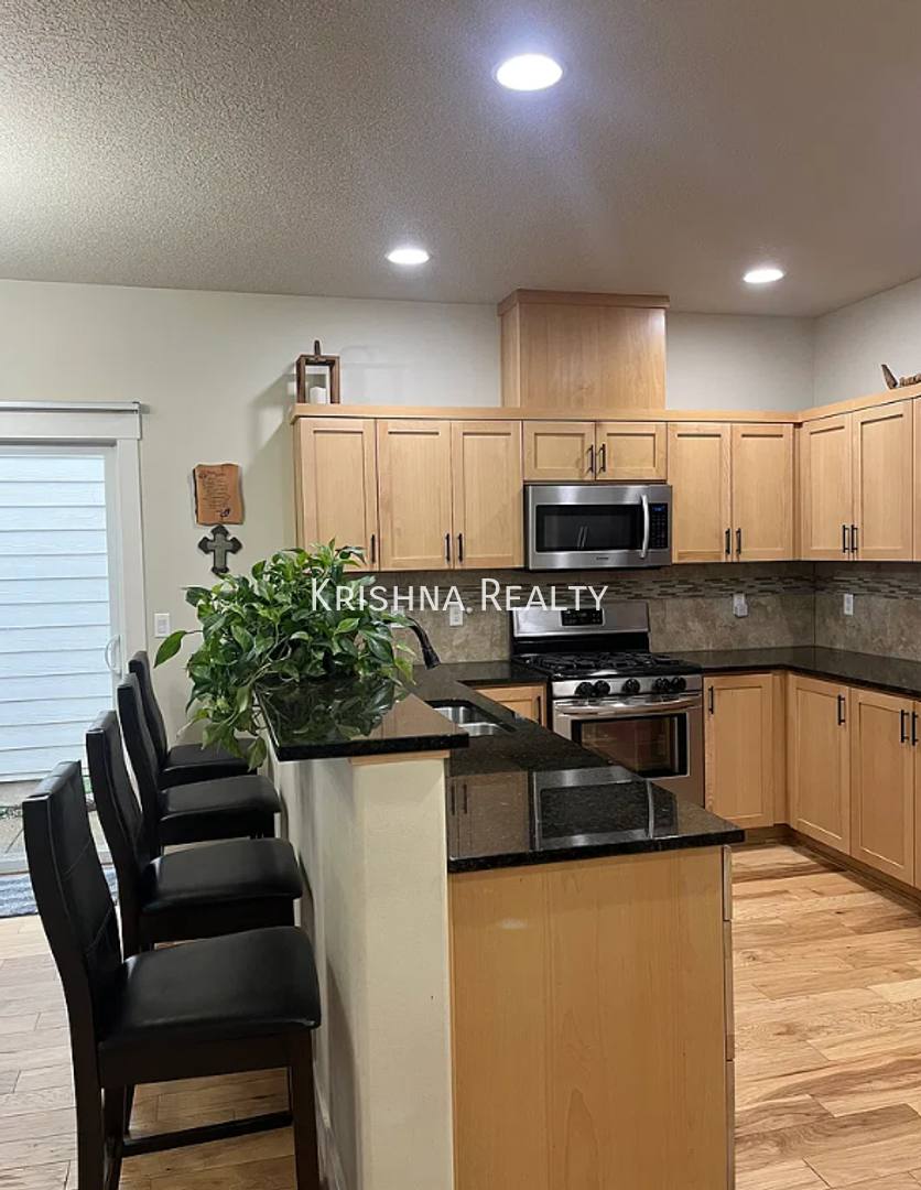 14954 NW Cosmos St, Portland, OR 97229 - House for Rent - Image 8