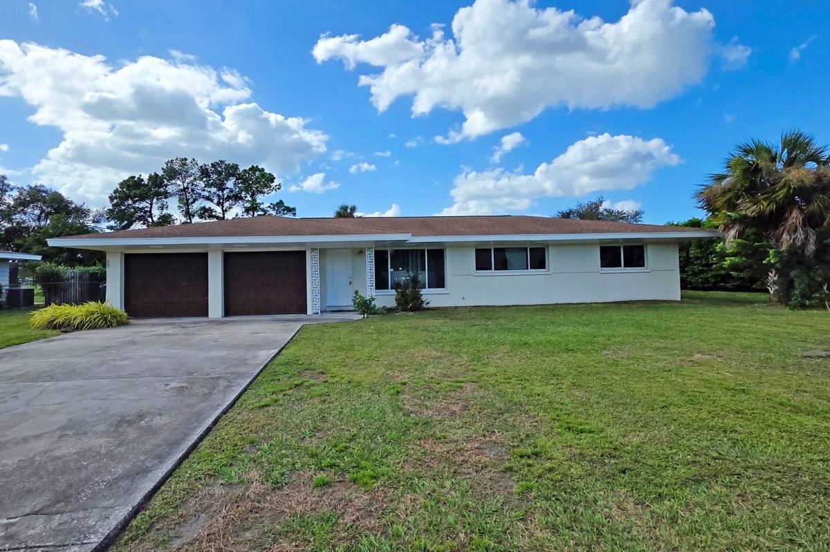 714 Magellan Dr, Sarasota, FL 34243 - House for Rent - Image 2