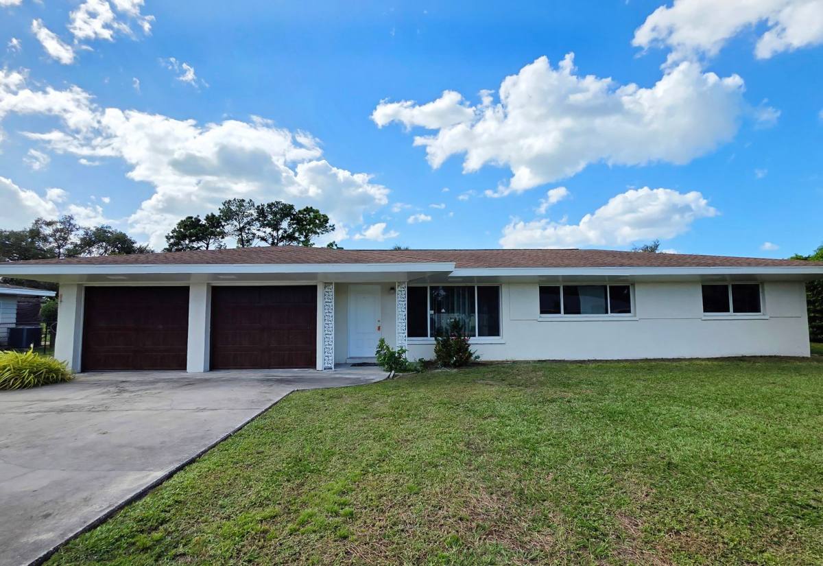 714 Magellan Dr, Sarasota, FL 34243 - House for Rent - Image 1