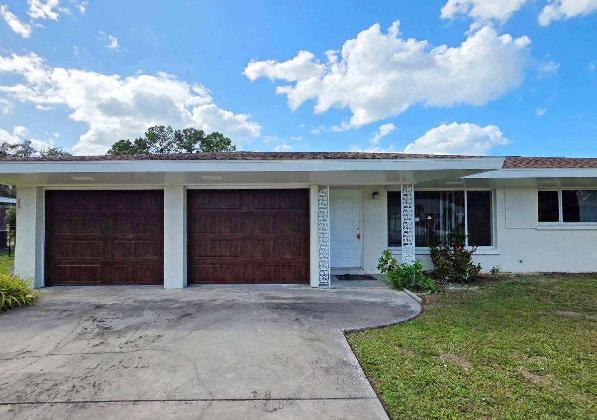 714 Magellan Dr, Sarasota, FL 34243 - House for Rent - Image 3