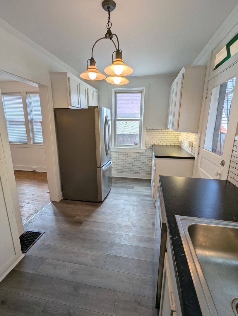 421 Lamar Ave, Pittsburgh, PA 15221 - House for Rent - Image 10