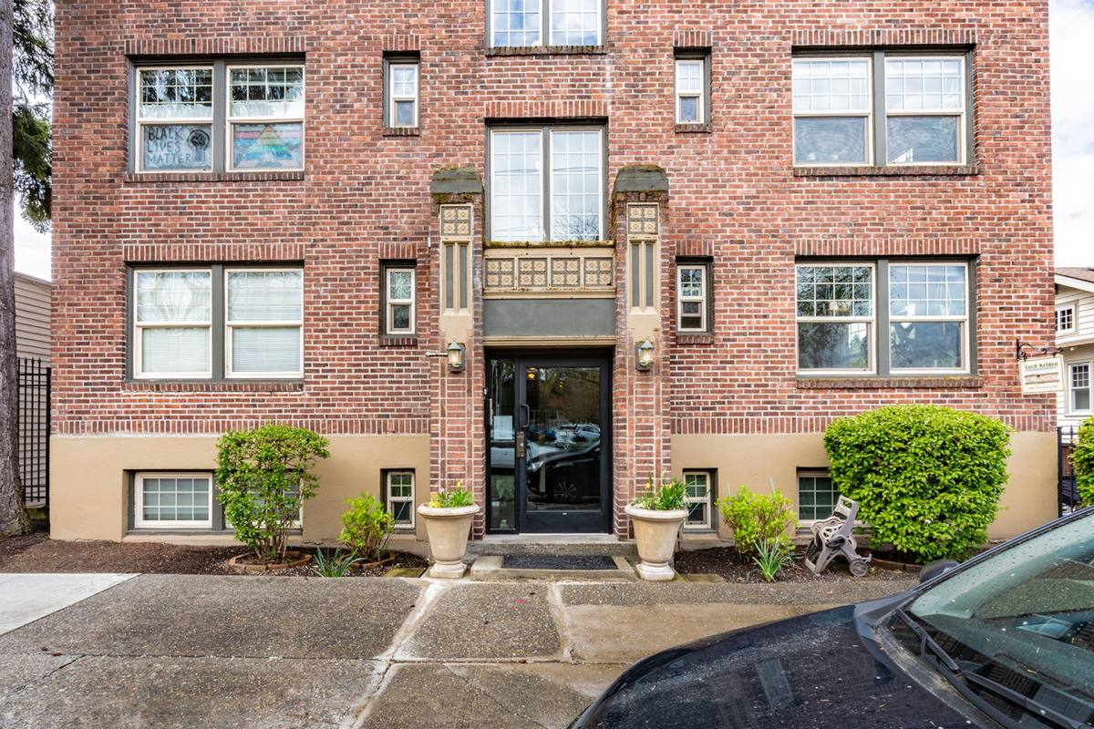 Loch Kelden, 1809 41st Ave E, Seattle, WA 98112 - Apartment for Rent - Image 5