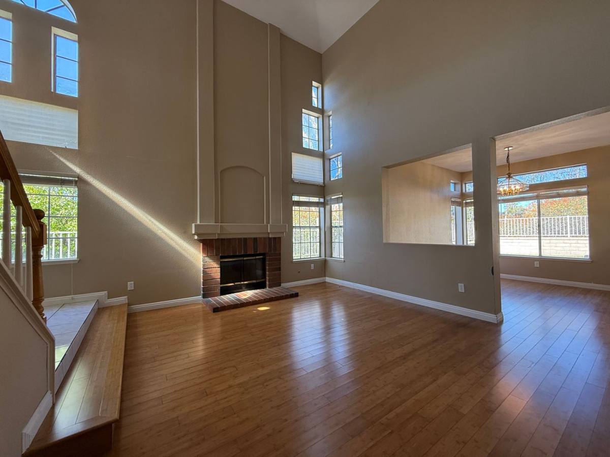 10938 Corte Playa Barcelona, San Diego, CA 92124 - House for Rent - Image 4