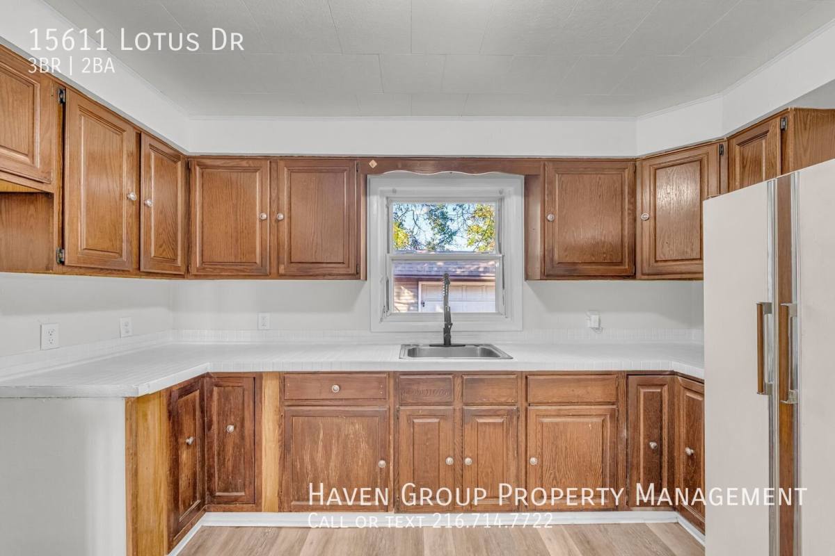 15611 Lotus Dr, Cleveland, OH 44128 - House for Rent - Image 9