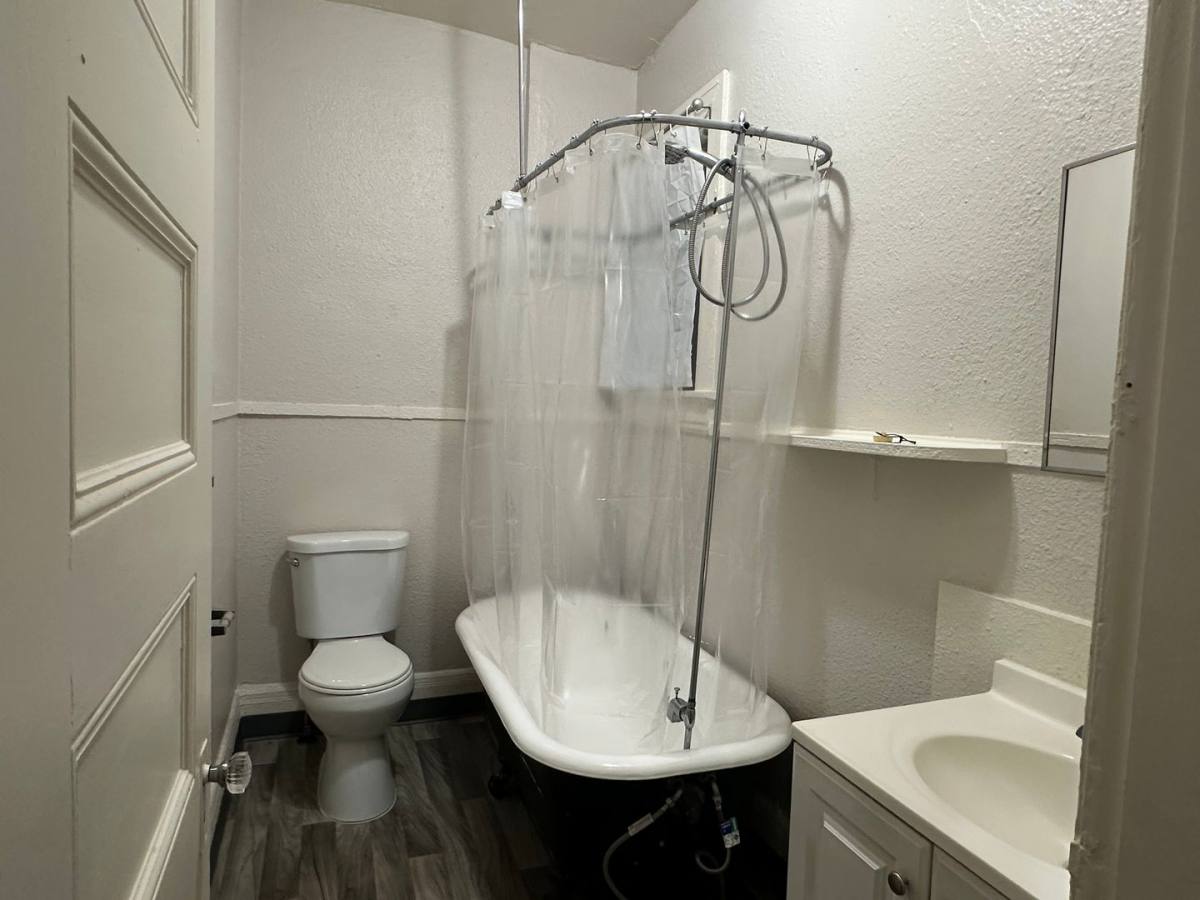 Mitchell, 629 SE Morrison St, Portland, OR 97214 - Apartment for Rent - Image 9