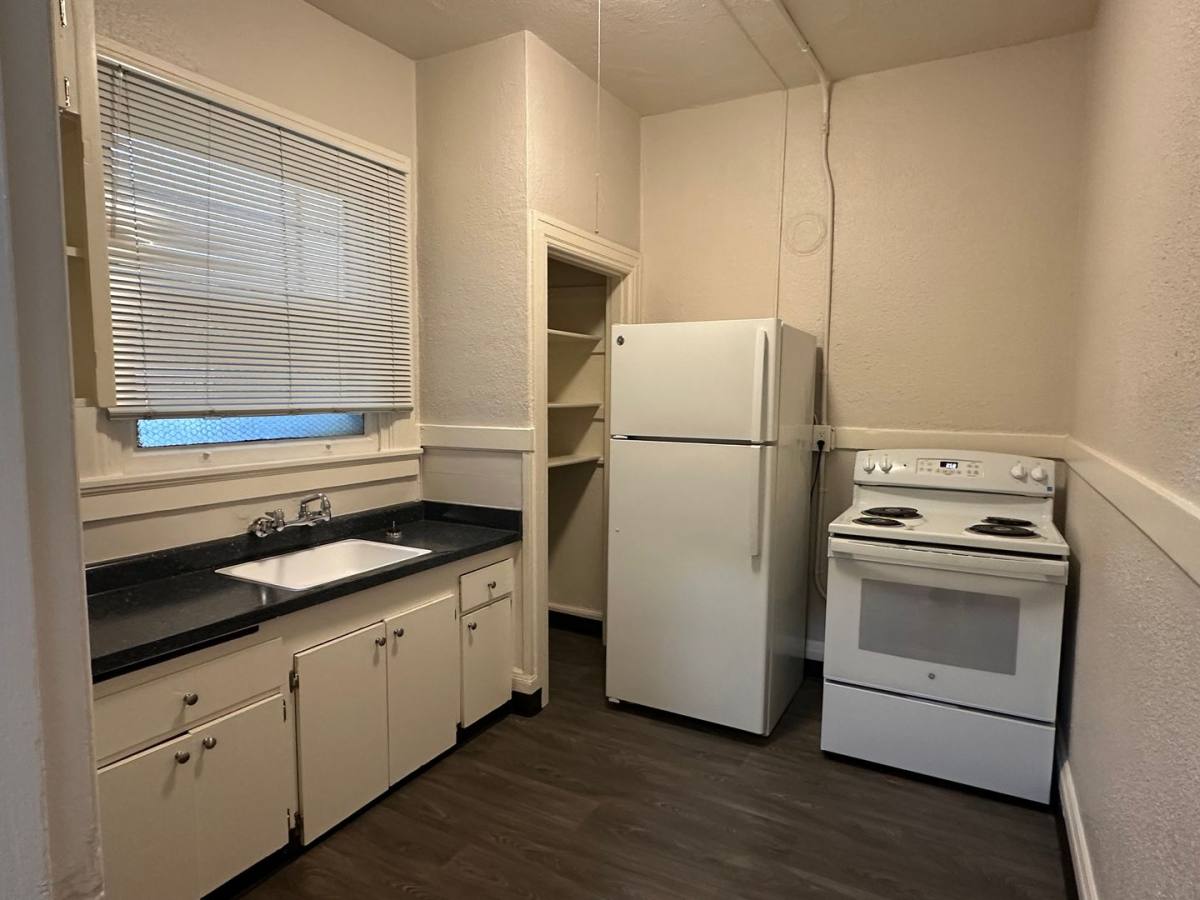 Mitchell, 629 SE Morrison St, Portland, OR 97214 - Apartment for Rent - Image 4