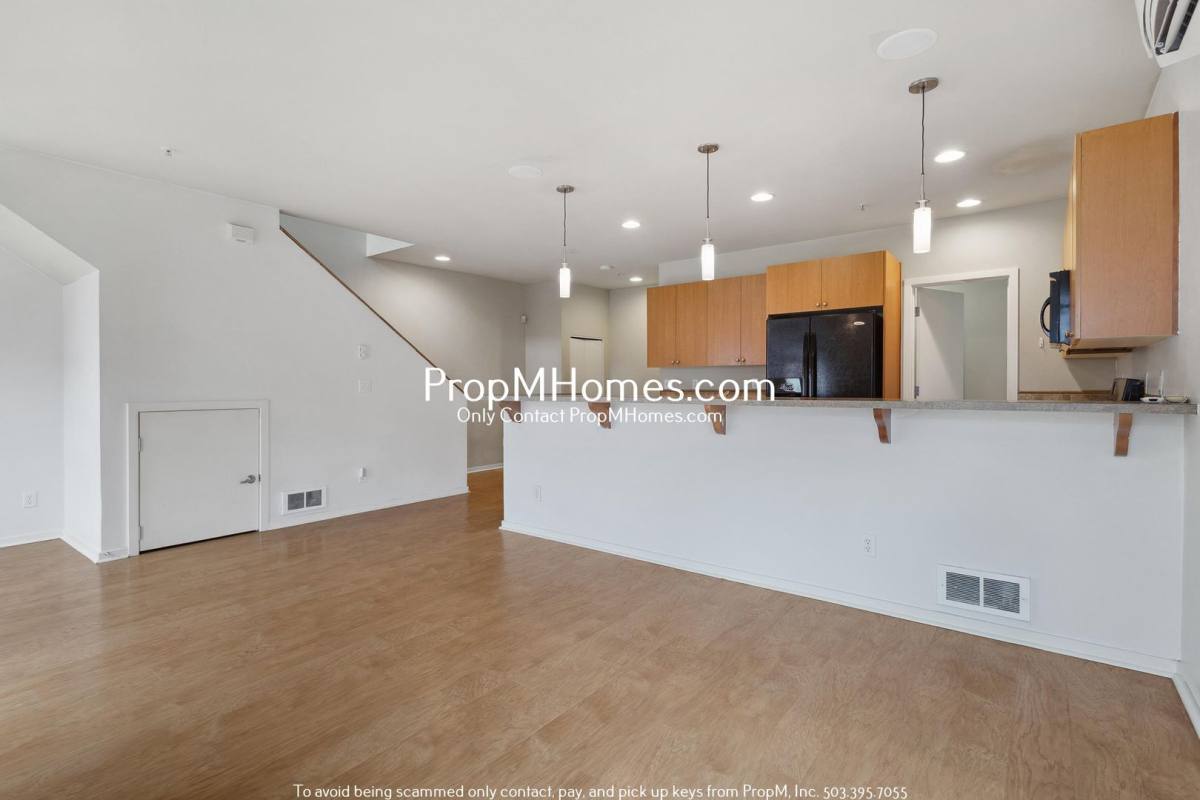 8020 N Burlington Ave #9-6, Portland, OR 97203 - Townhouse for Rent - Image 8