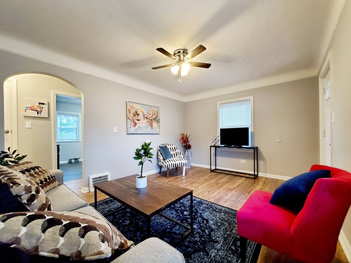 25251 Shoreview Ave, Euclid, OH 44132 - House for Rent - Image 3