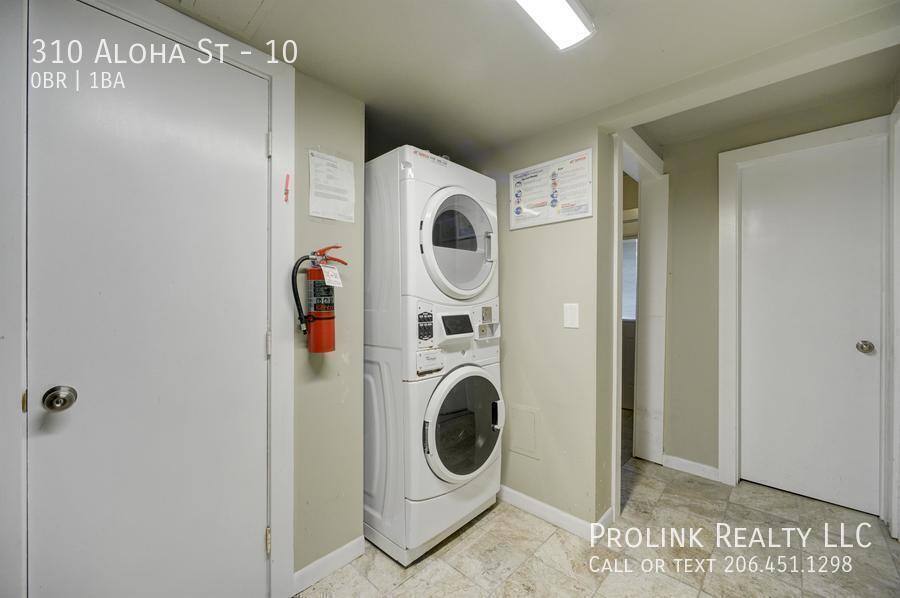 310 Aloha St #10, Seattle, WA 98109 - Apartment for Rent - Image 2