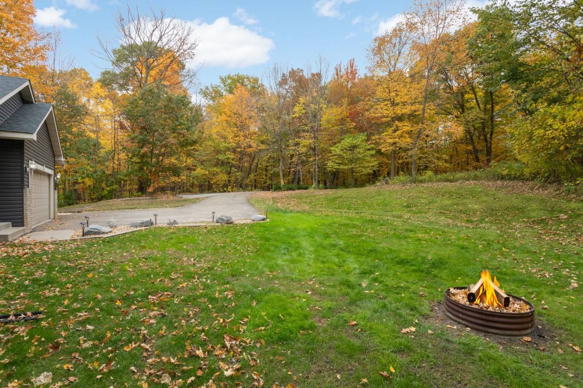 6895 Hillendale Rd NW, Elk River, MN 55330 - House for Rent - Image 2
