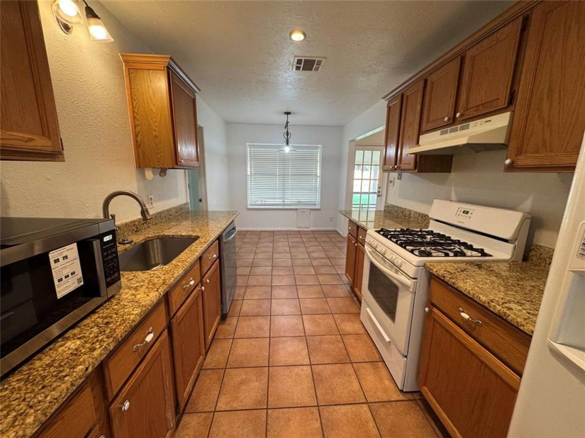 11616 Spotted Horse Dr, Austin, TX 78759 - House for Rent - Image 5