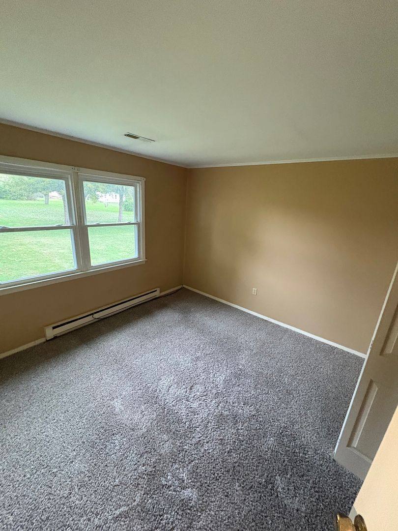 Manager Icon Ash 213 W Ash St in Dunlap, IL | 2 Beds 1 Bath 654 sqft House for Rent ...