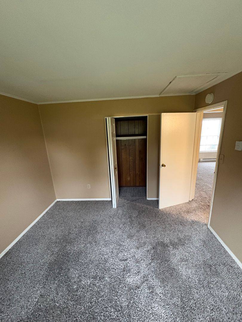 Manager Icon Ash 213 W Ash St in Dunlap, IL | 2 Beds 1 Bath 654 sqft House for Rent ...